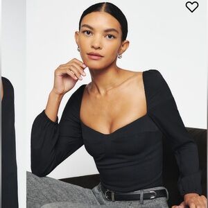Reformation fitted Black Top 🖤 size 8